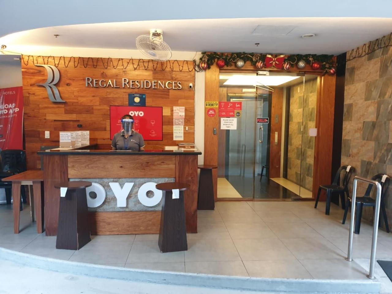 Oyo 136 Regal Residences Кесон-Сити Экстерьер фото